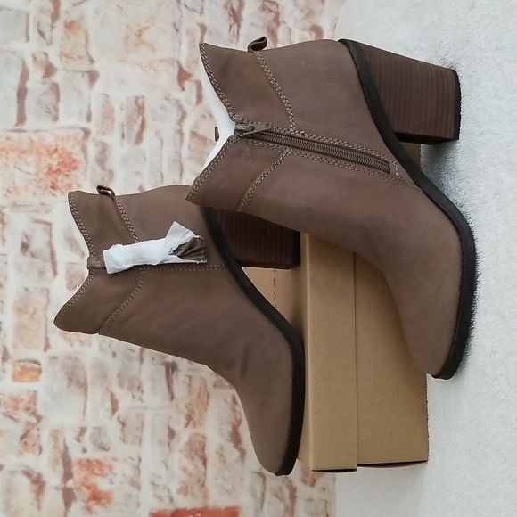 New Lucky Brand Pavel Leather Bootie - Picture 4 of 9